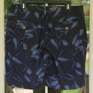J. Crew Factory Blue Floral Shorts Mens 34"